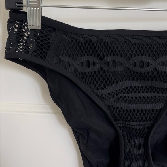 BECCA Women’s Crochet Hipster Bikini Bottom Sz S - Picture 3 of 5